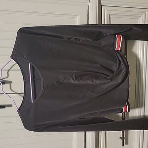 Fabletics light twist long sleeve with thumb holes